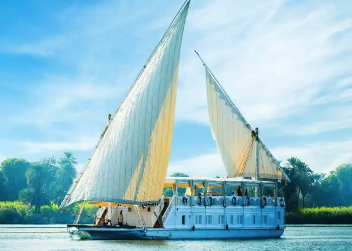 Is Nile Cruise worth it? Travel tips about sailing the Nile 63 Dahabiya Amoura