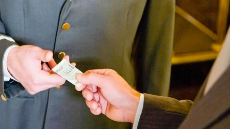 Tipping in Egypt: How to deal with it 8 Baksheesh in Egypt