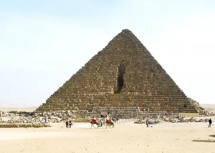 Pyramid of Menkaure 4 Pyramid of Menkaure