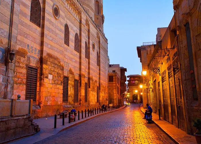 Al Muizz street
