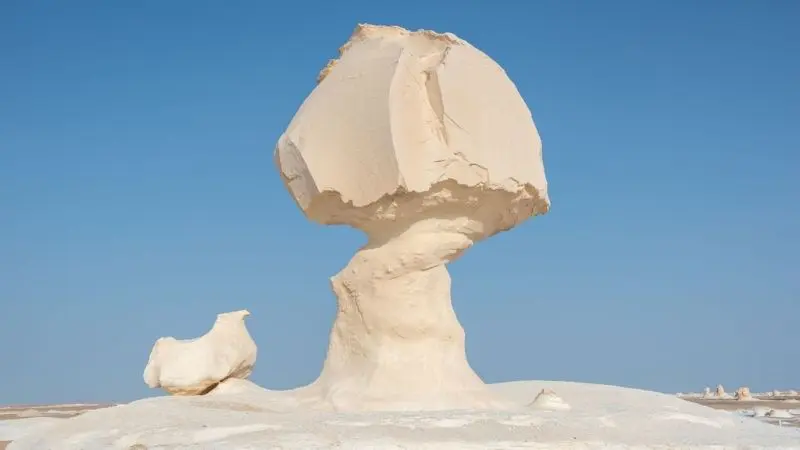 White Desert 4 Rock formation in the white Egyptian desert